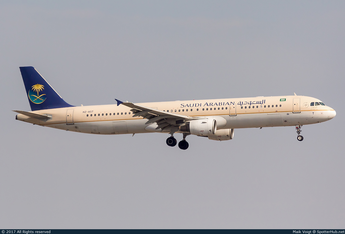 Photo of HZ-AST - Airbus A321-211 operated by Saudi Arabian Airlines