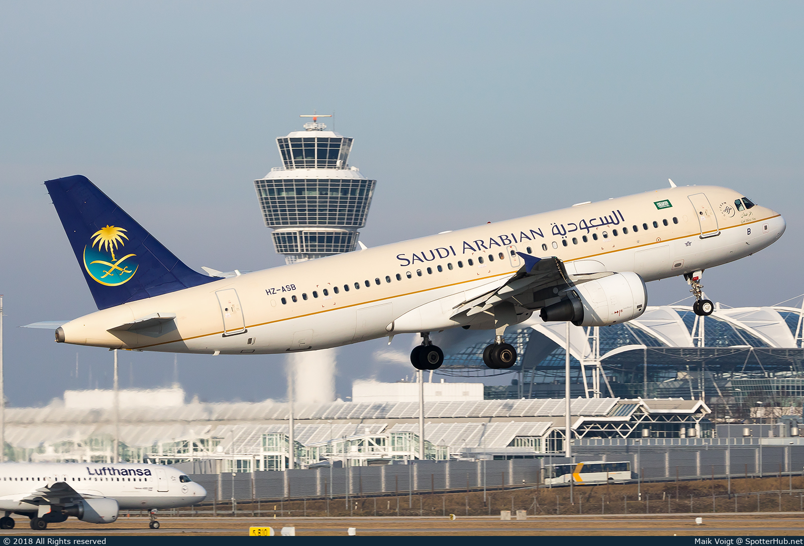 Photo of HZ-ASB - Airbus A320-214 operated by Saudi Arabian Airlines