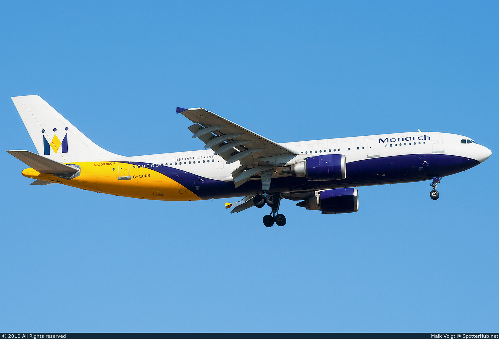 Photo of G-MONR - Airbus A300B4-605R operated by Monarch Airlines