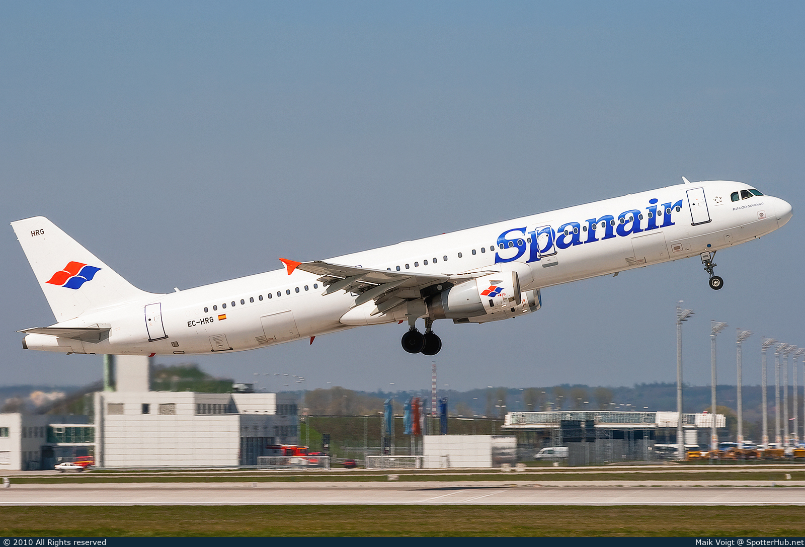 Photo of EC-HRG - Airbus A321-231 operated by Spanair