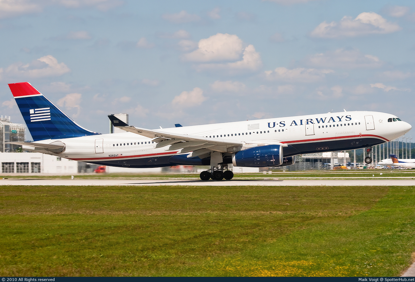Photo of N282AY - Airbus A330-243 operated by US Airways