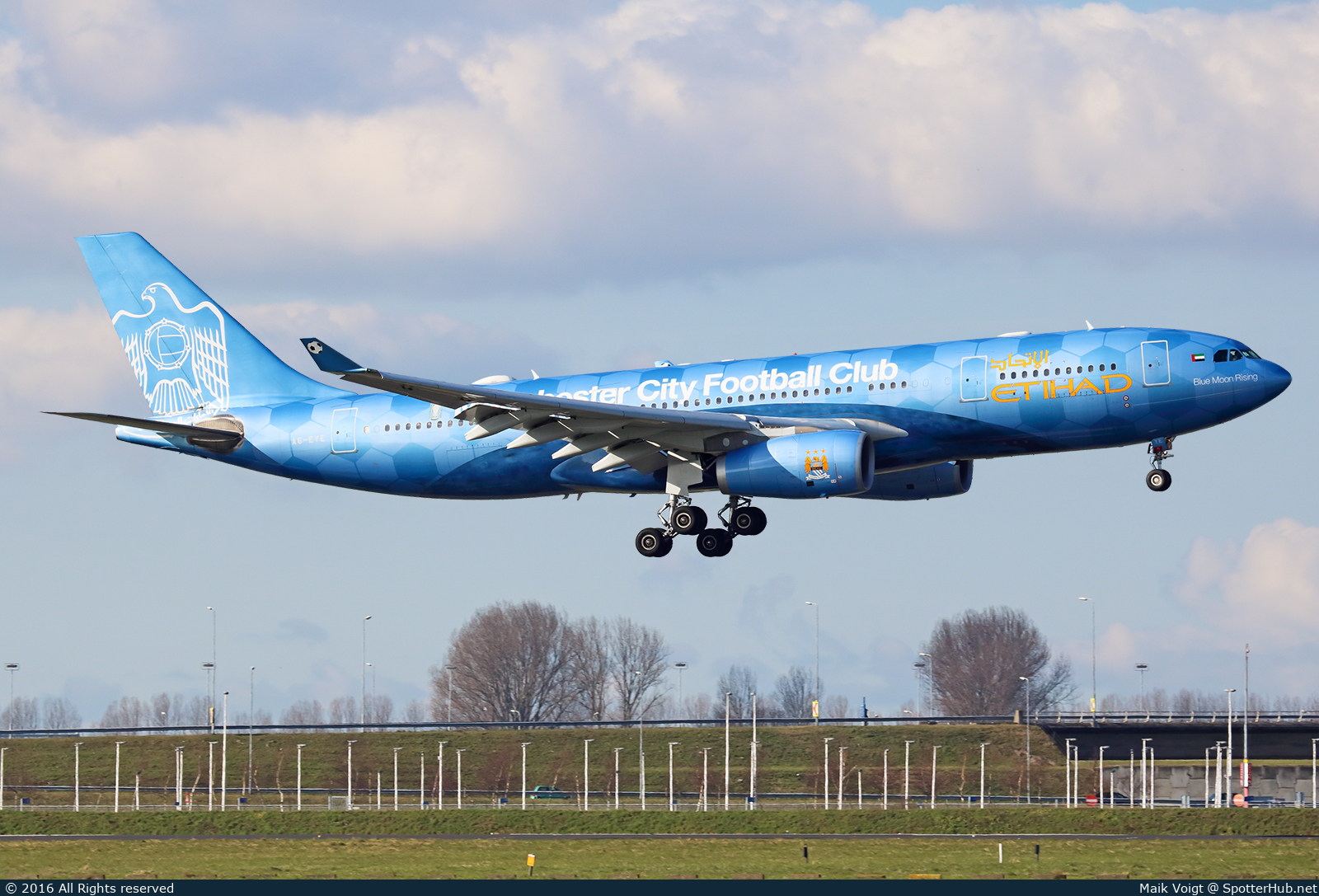 Photo of A6-EYE - Airbus A330-243 operated by Etihad Airways