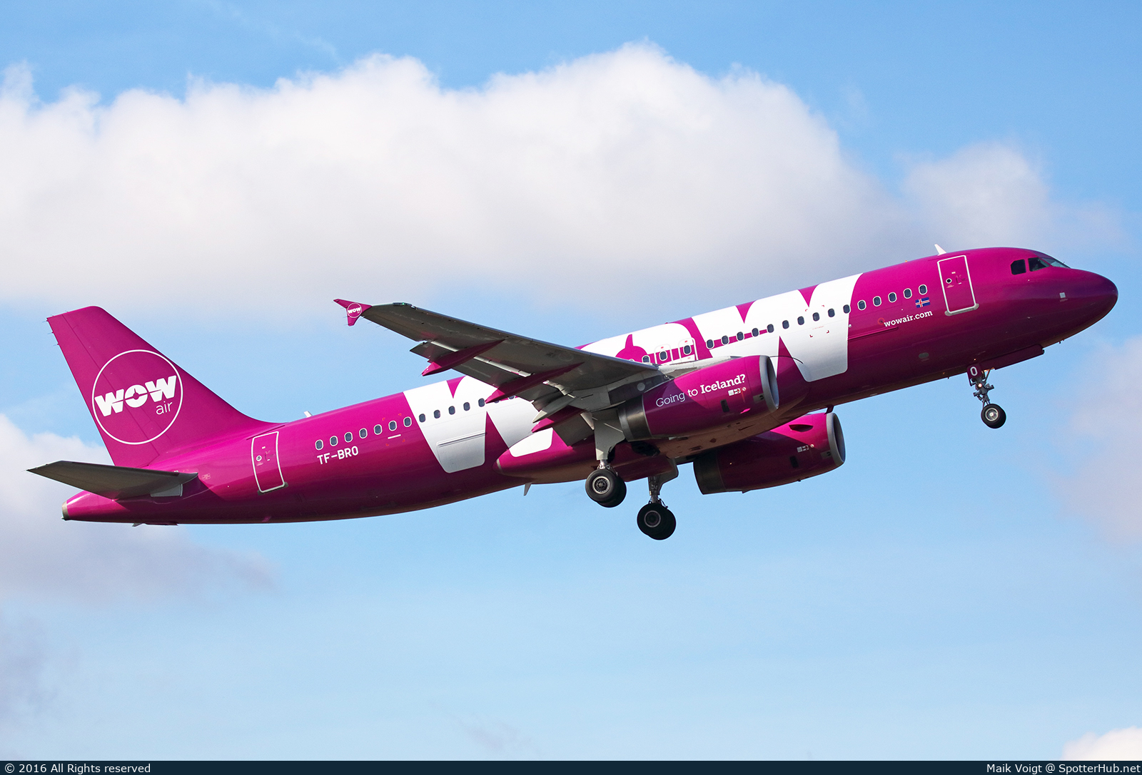 Photo of TF-BRO - Airbus A320-232 operated by WOW air