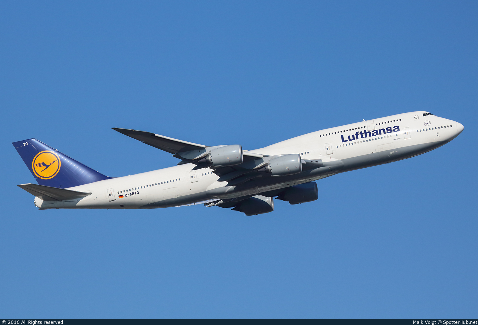 Photo of D-ABYO - Boeing 747-830 operated by Lufthansa