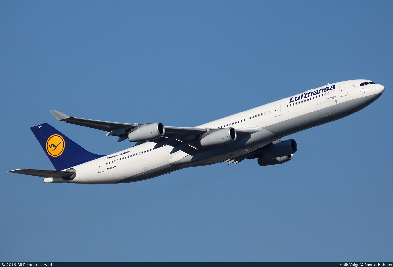 Photo of D-AIGL - Airbus A340-313 operated by Lufthansa