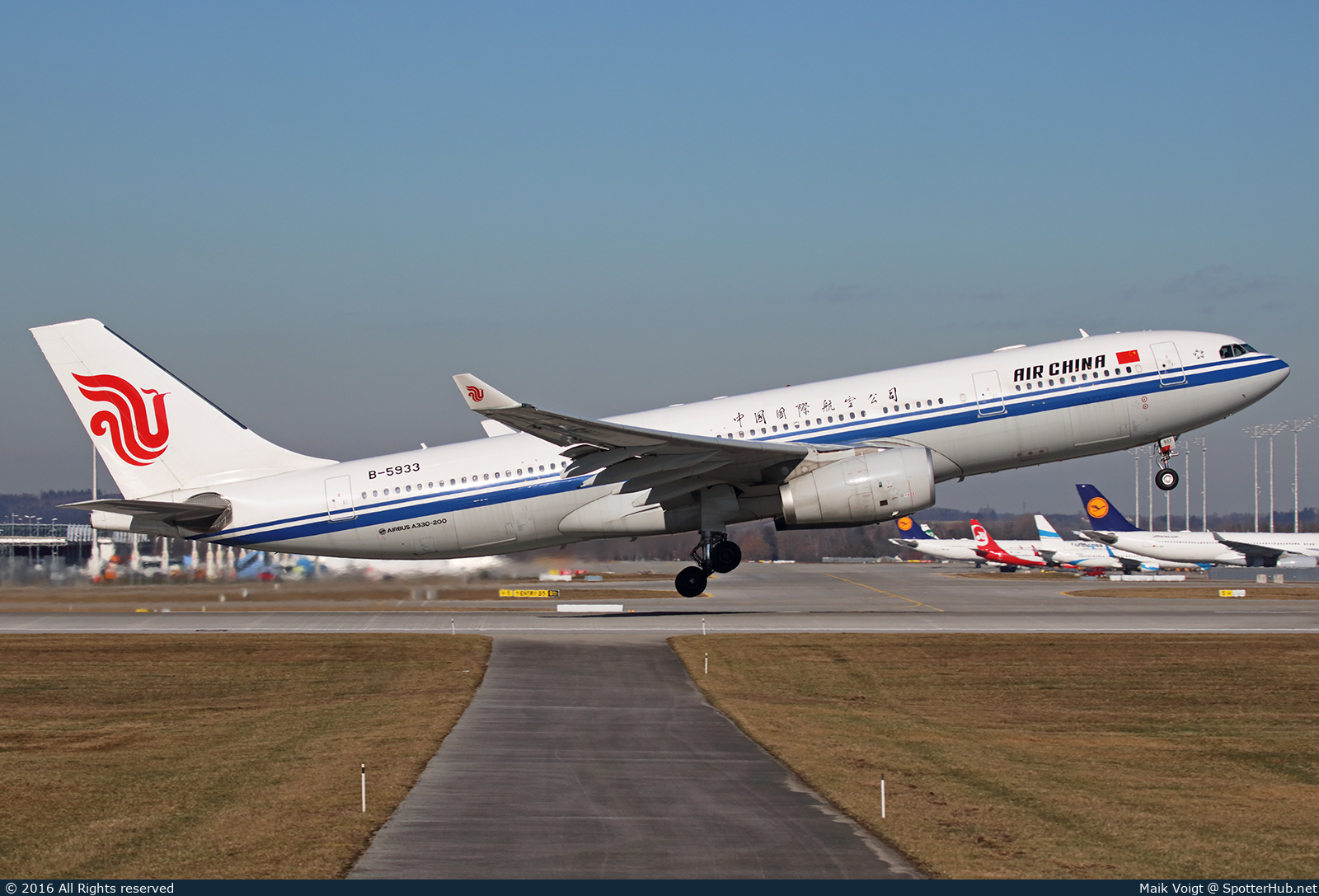 Photo of B-5933 - Airbus A330-243 operated by Air China