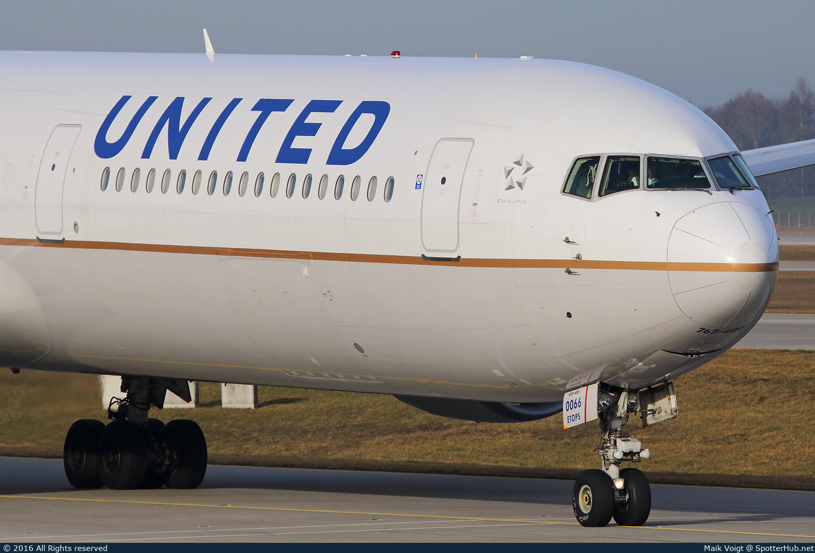 Photo of N77066 - Boeing 767-424(ER) operated by United Airlines