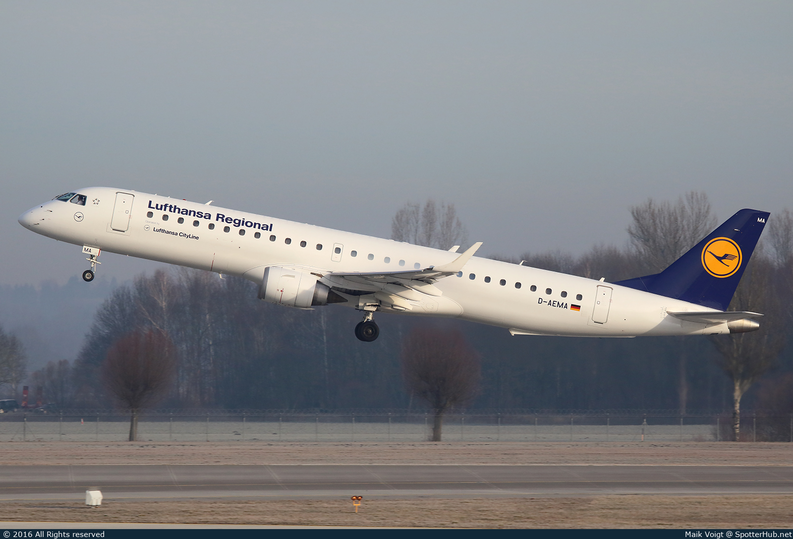 Photo of D-AEMA - Embraer ERJ-195LR operated by Lufthansa CityLine
