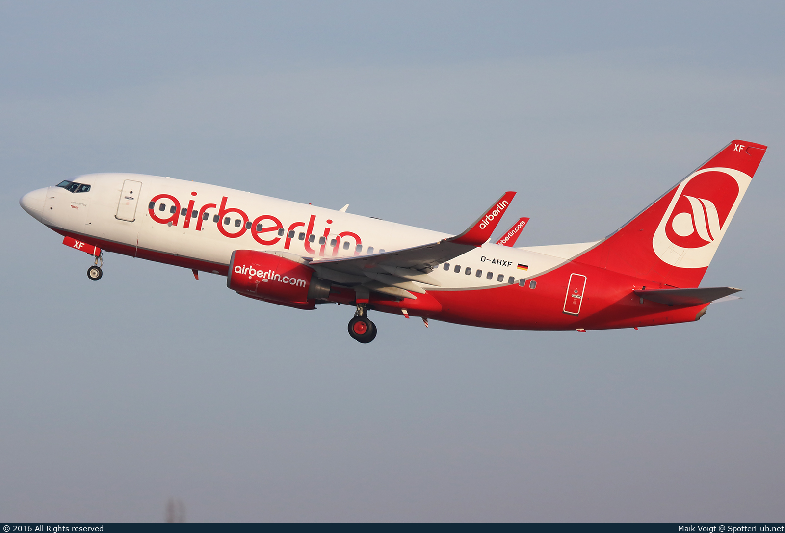 Photo of D-AHXF - Boeing 737-7K5 operated by Air Berlin (opb TUIfly)