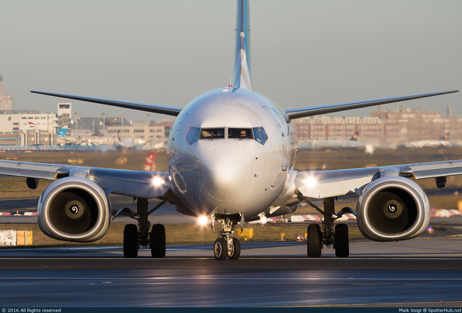 Photo of UR-PSA - Boeing 737-8HX operated by Ukraine International Airlines