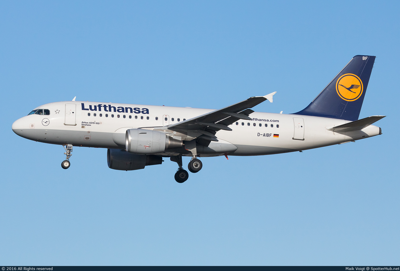 Photo of D-AIBF - Airbus A319-112 operated by Lufthansa