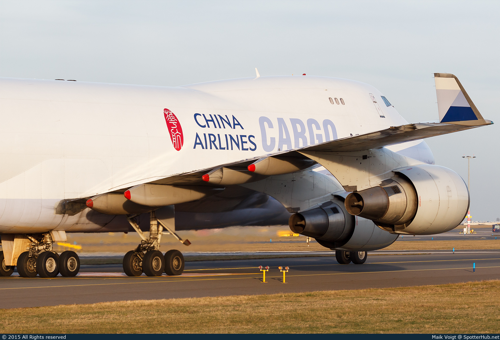 Photo of B-18720 - Boeing 747-409F operated by China Airlines Cargo