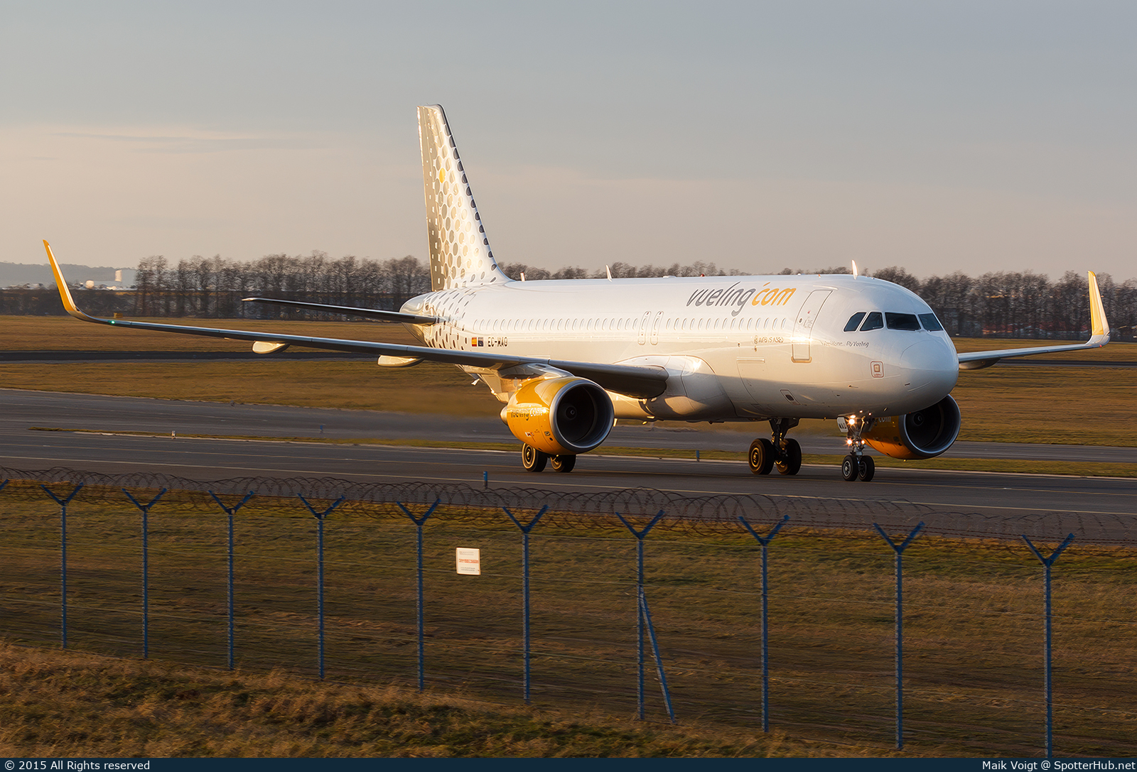 Photo of EC-MAO - Airbus A320-214 operated by Vueling