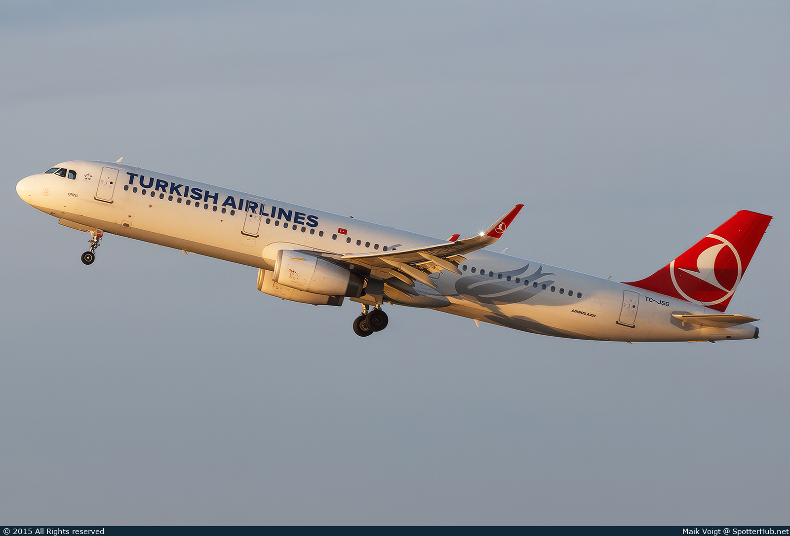 Photo of TC-JSG - Airbus A321-231 operated by Turkish Airlines