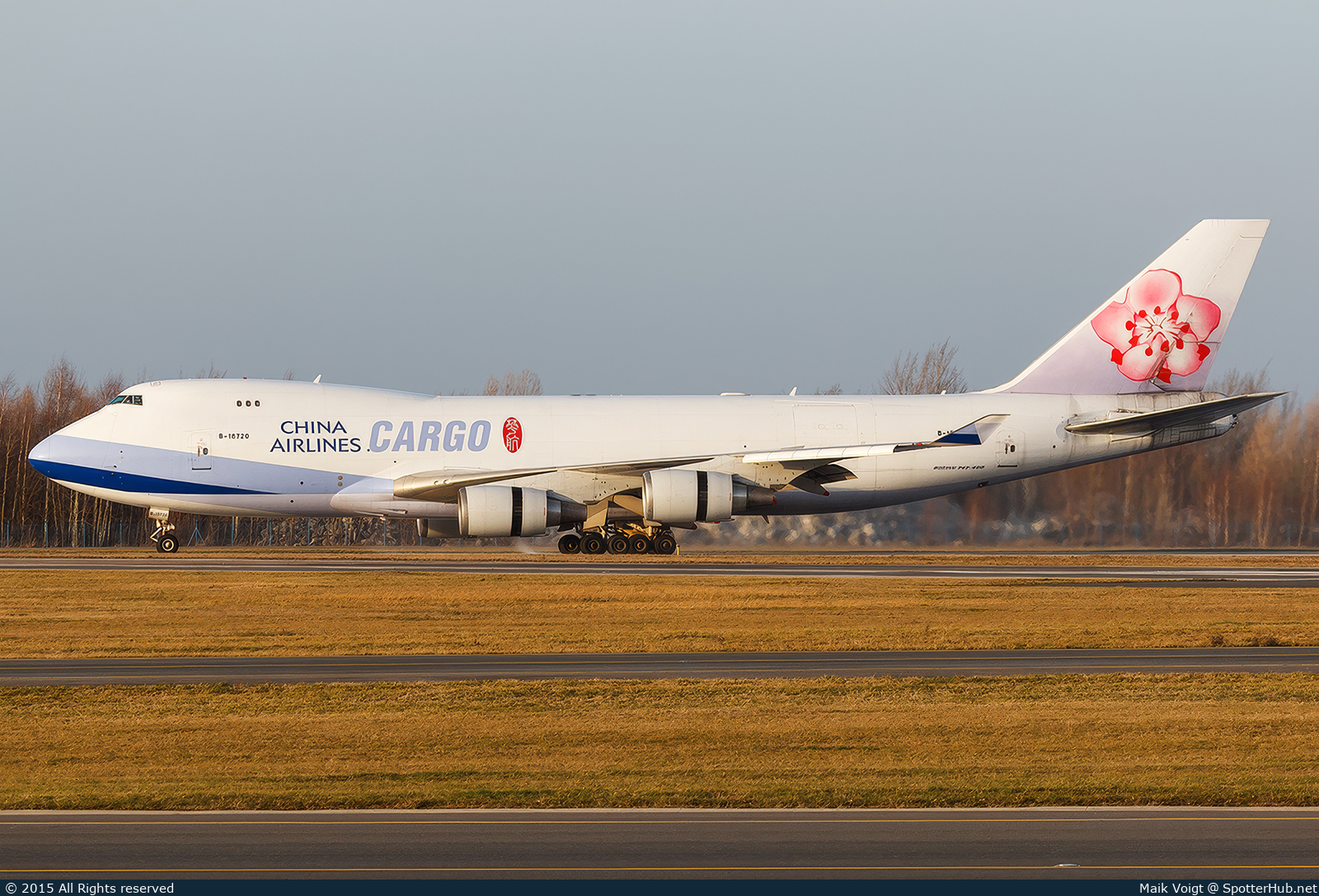 Photo of B-18720 - Boeing 747-409F operated by China Airlines Cargo