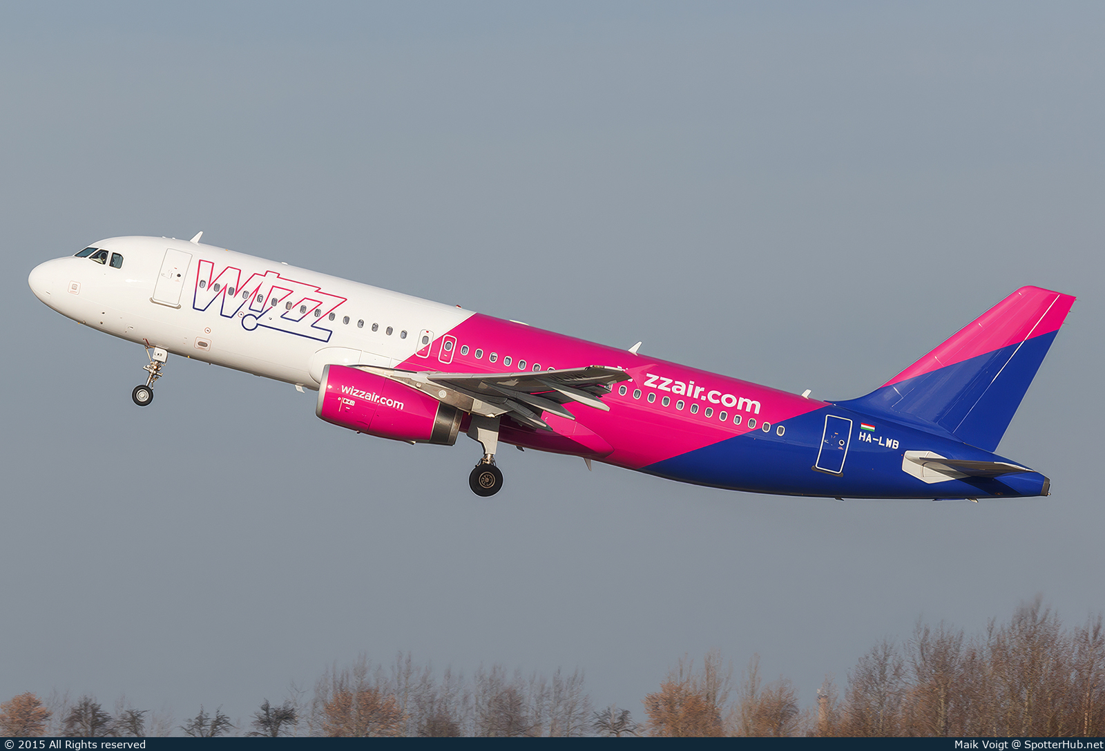 Photo of HA-LWB - Airbus A320-232 operated by Wizz Air