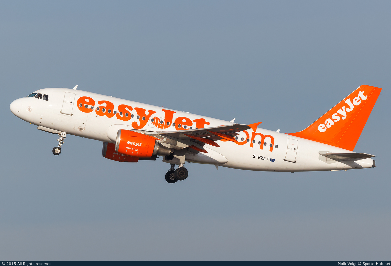 Photo of G-EZAY - Airbus A319-111 operated by easyJet