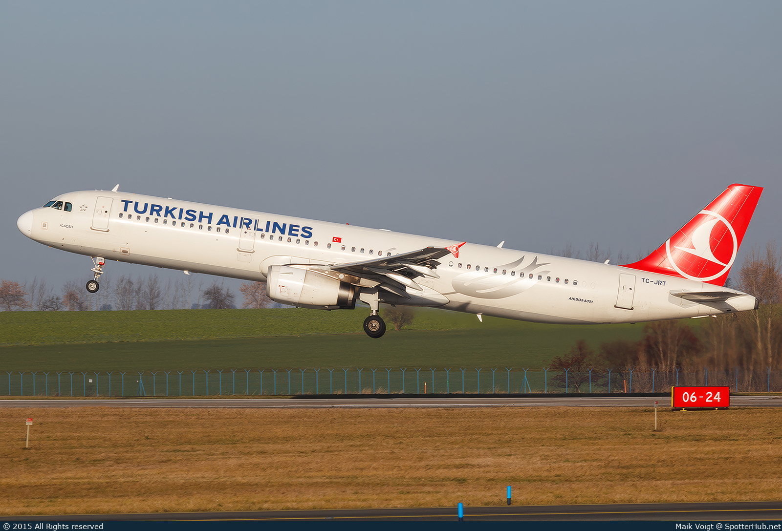 Photo of TC-JRT - Airbus A321-231 operated by Turkish Airlines