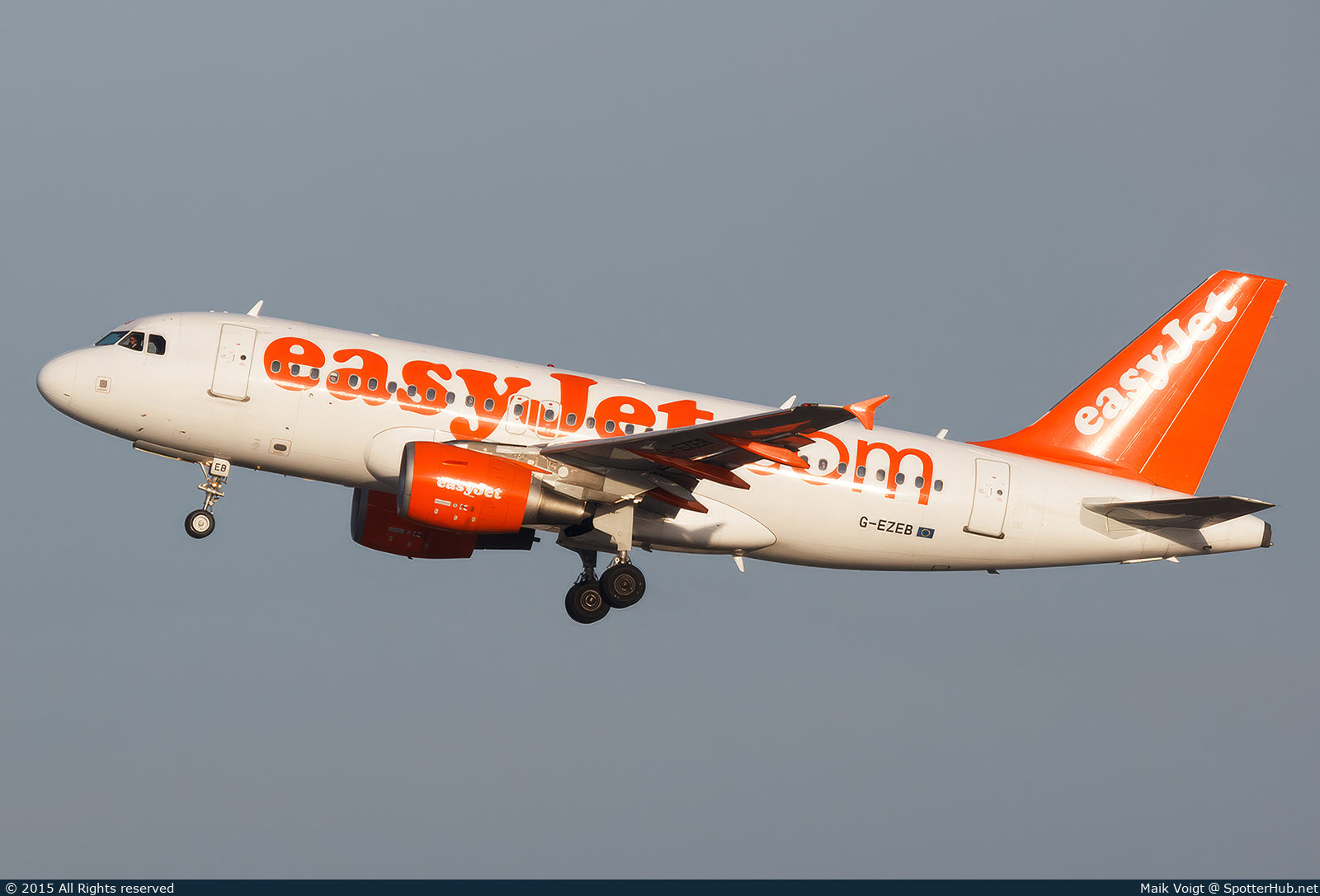 Photo of G-EZEB - Airbus A319-111 operated by easyJet