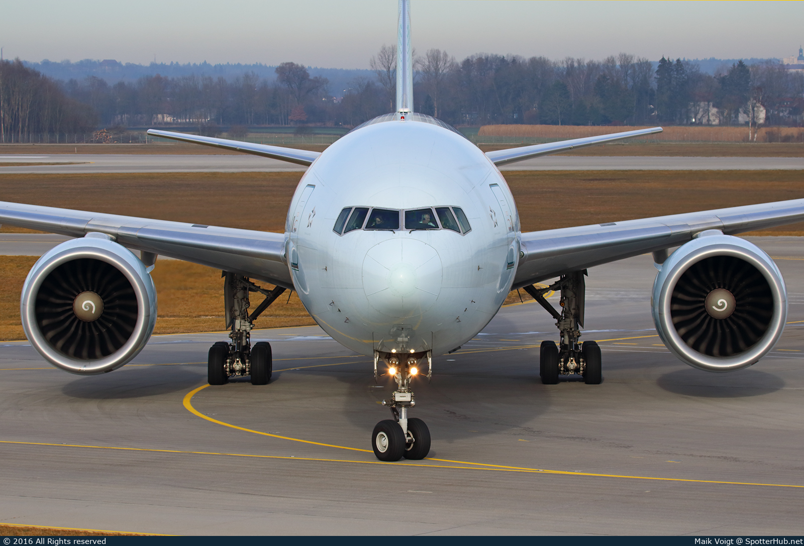 Photo of C-FITU - Boeing 777-333(ER) operated by Air Canada