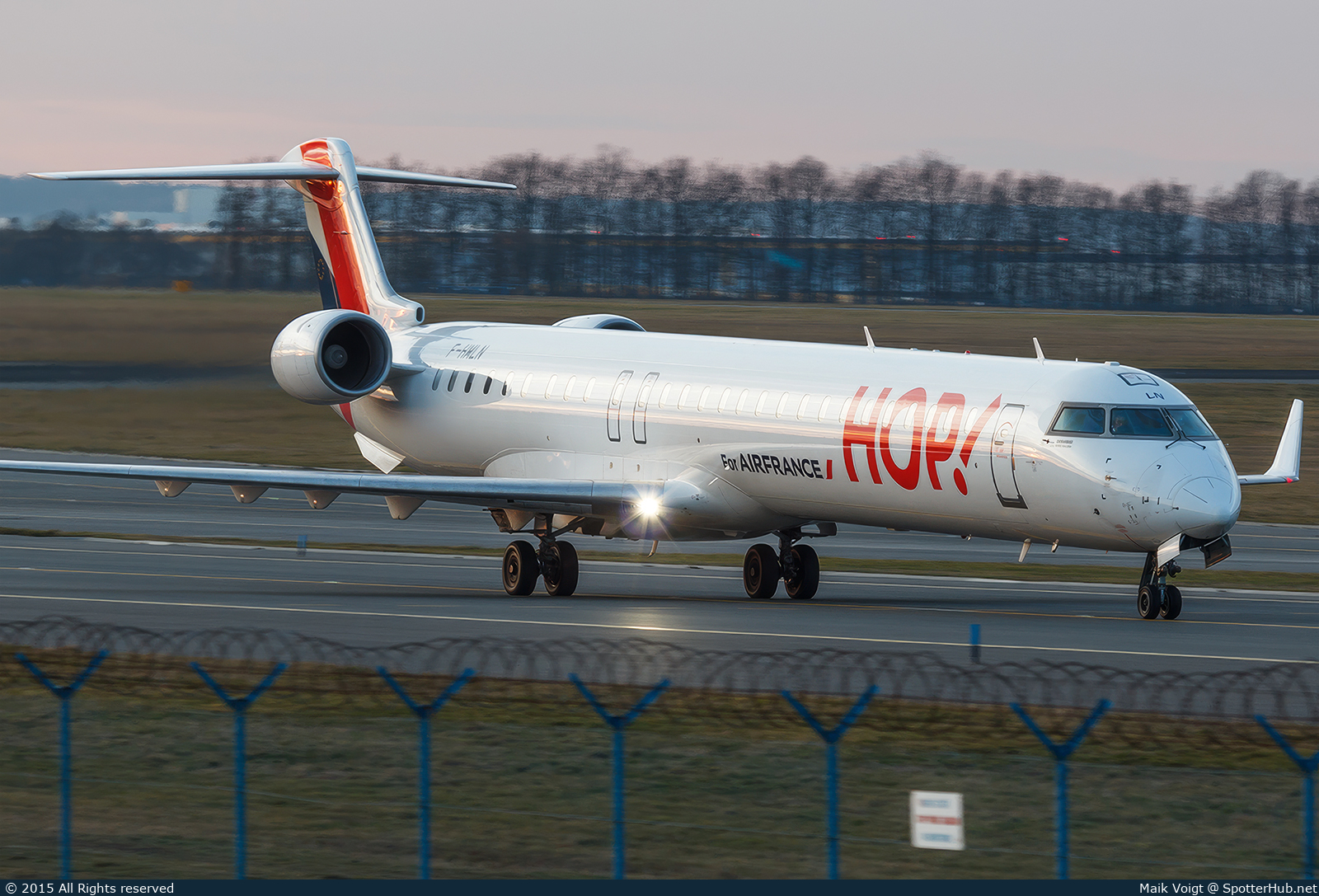 Photo of F-HMLN - Bombardier CRJ-1000EL operated by Air France HOP