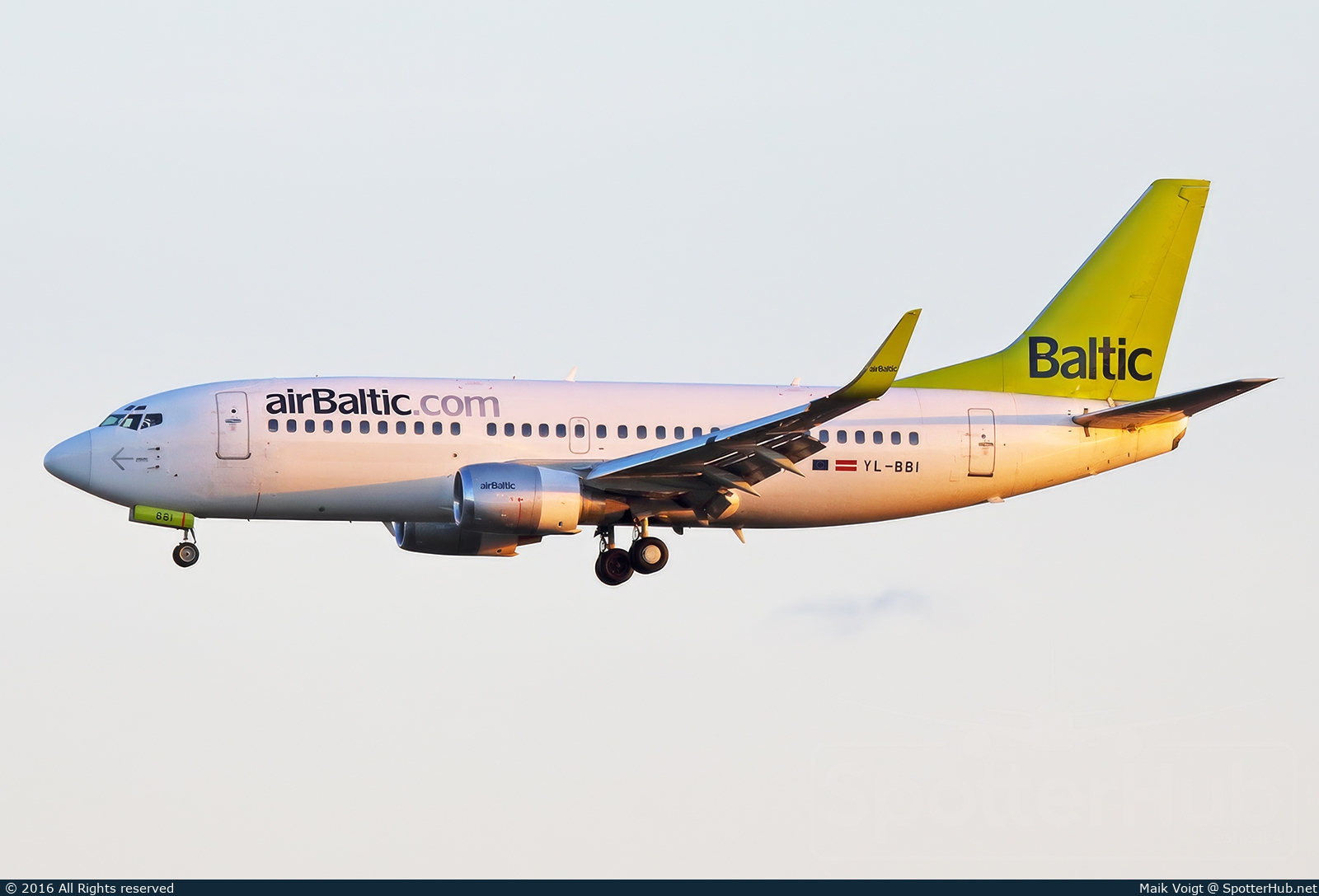 Photo of YL-BBI - Boeing 737-33A operated by airBaltic
