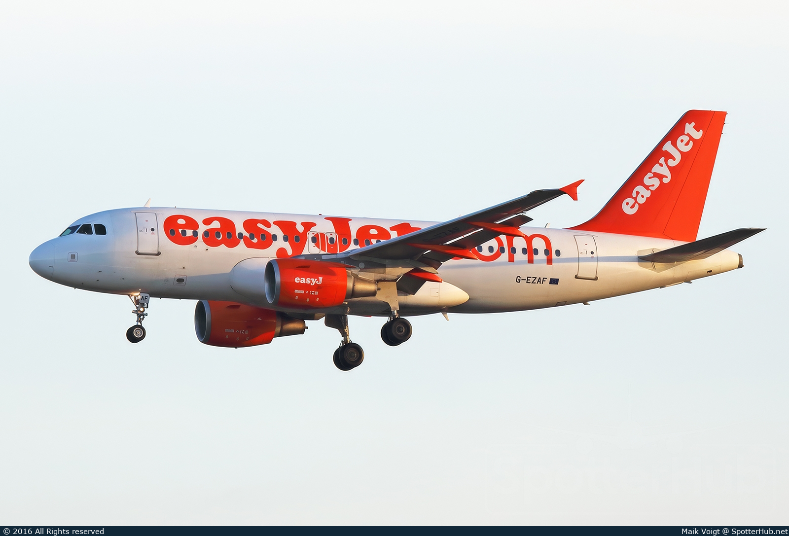 Photo of G-EZAF - Airbus A319-111 operated by easyJet