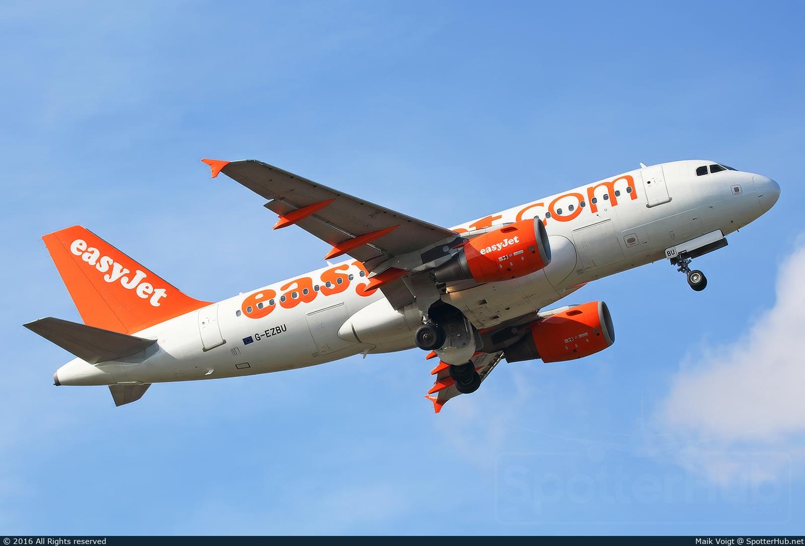 Photo of G-EZBU - Airbus A319-111 operated by easyJet