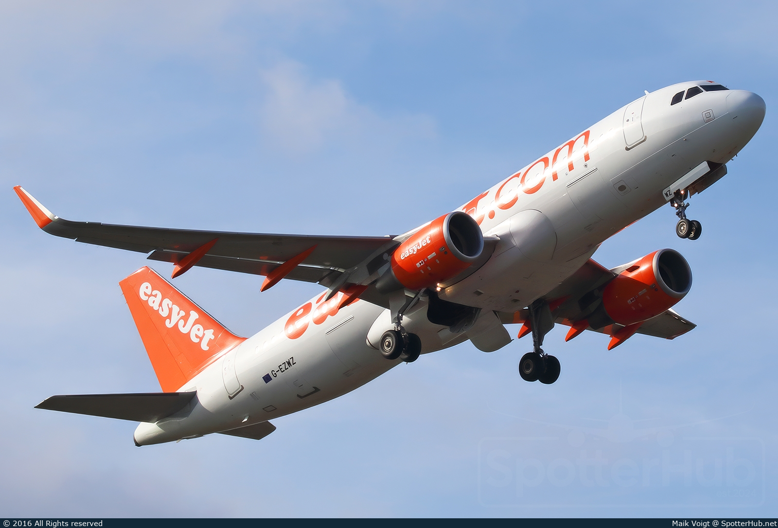Photo of G-EZWZ - Airbus A320-214 operated by easyJet