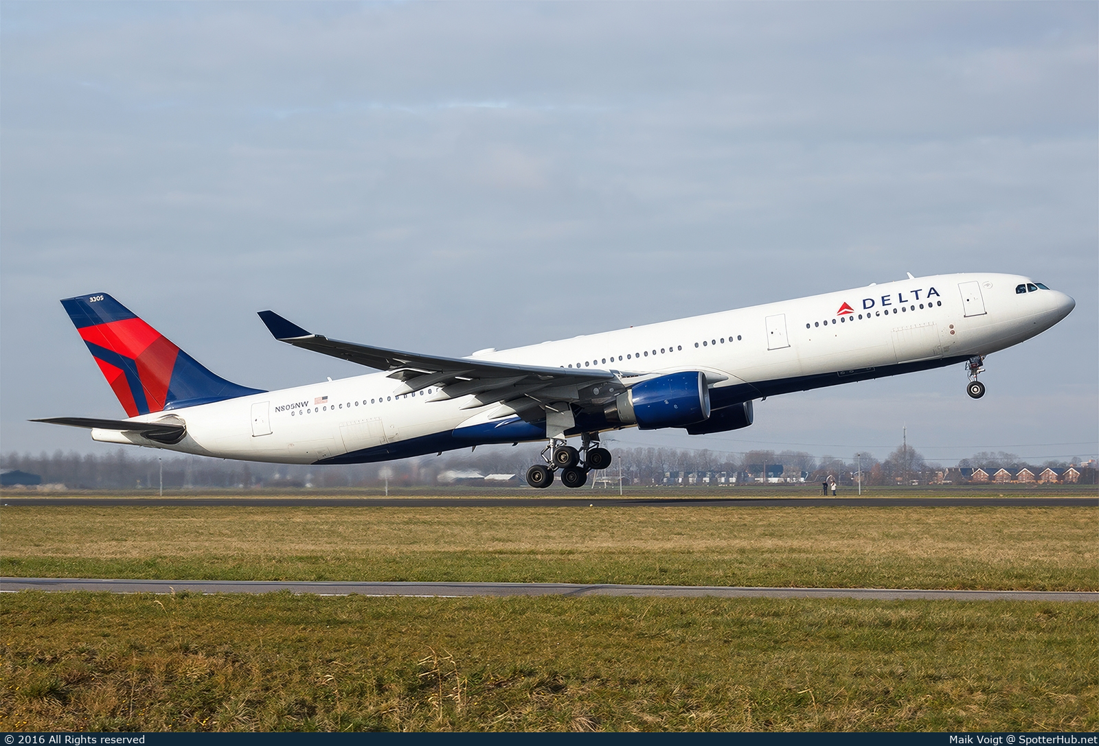 Photo of N805NW - Airbus A330-323 operated by Delta Air Lines