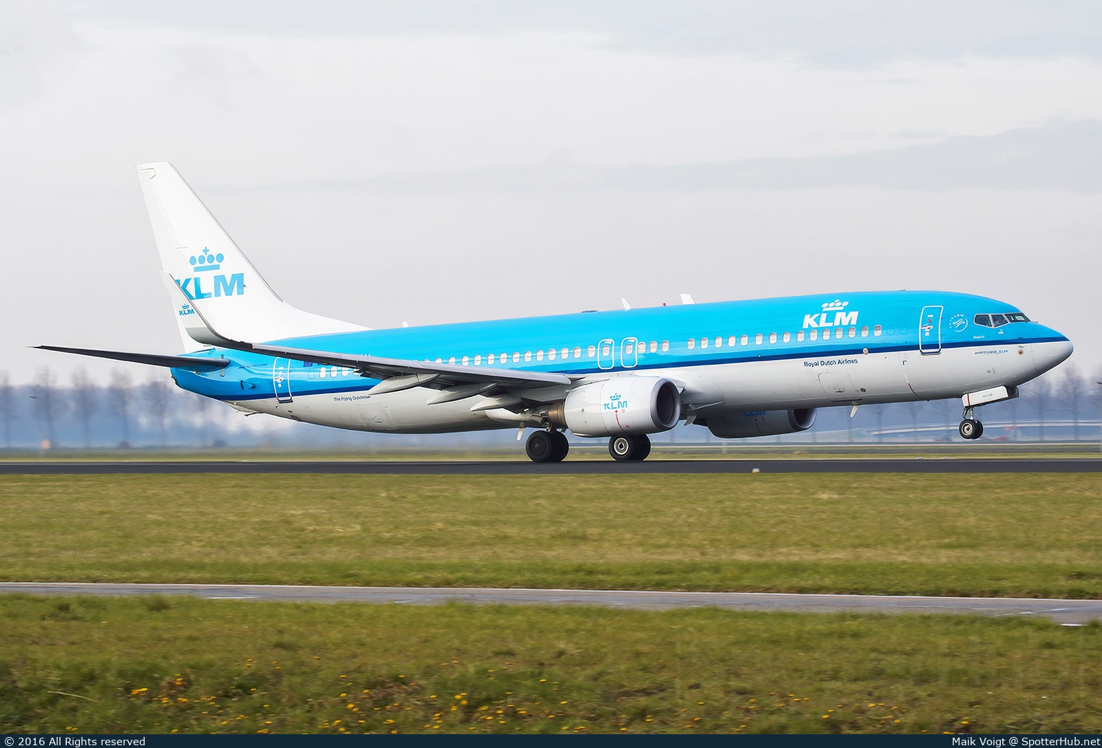 Photo of PH-BXH - Boeing 737-8K2 operated by KLM Royal Dutch Airlines