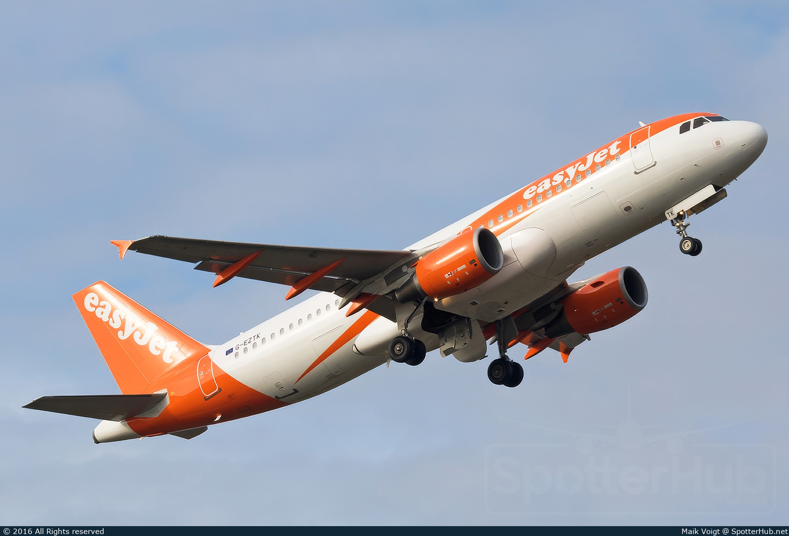 Photo of G-EZTK - Airbus A320-214 operated by easyJet