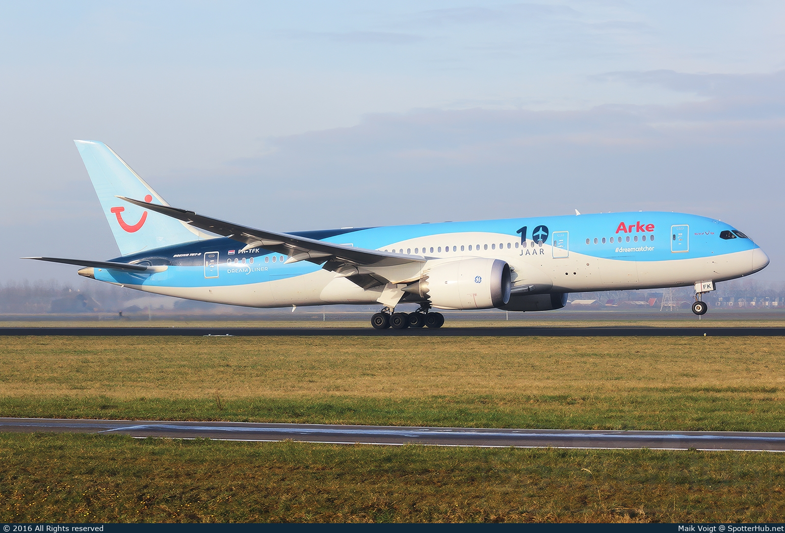 Photo of PH-TFK - Boeing 787-8 Dreamliner operated by Arke