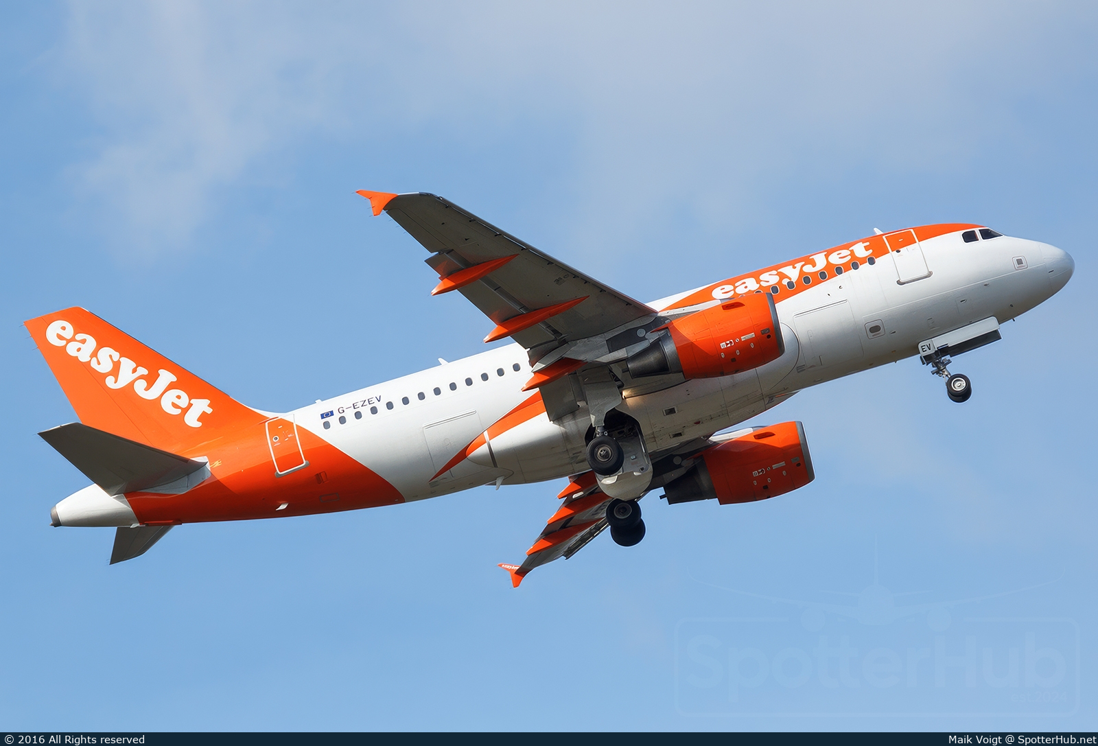 Photo of G-EZEV - Airbus A319-111 operated by easyJet