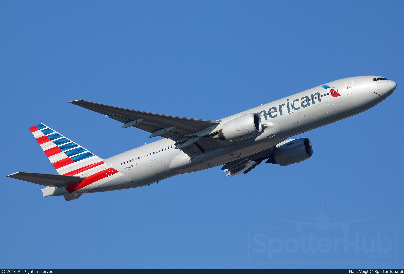 Photo of N762AN - Boeing 777-223(ER) operated by American Airlines