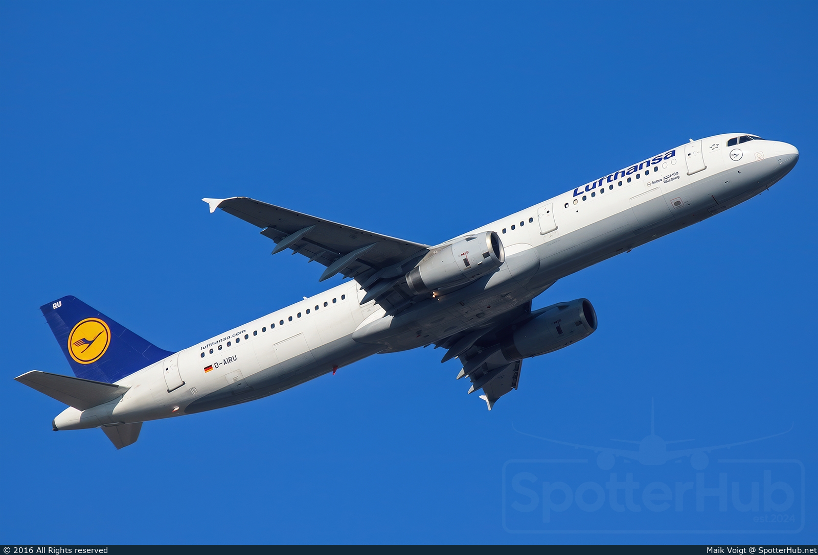 Photo of D-AIRU - Airbus A321-131 operated by Lufthansa