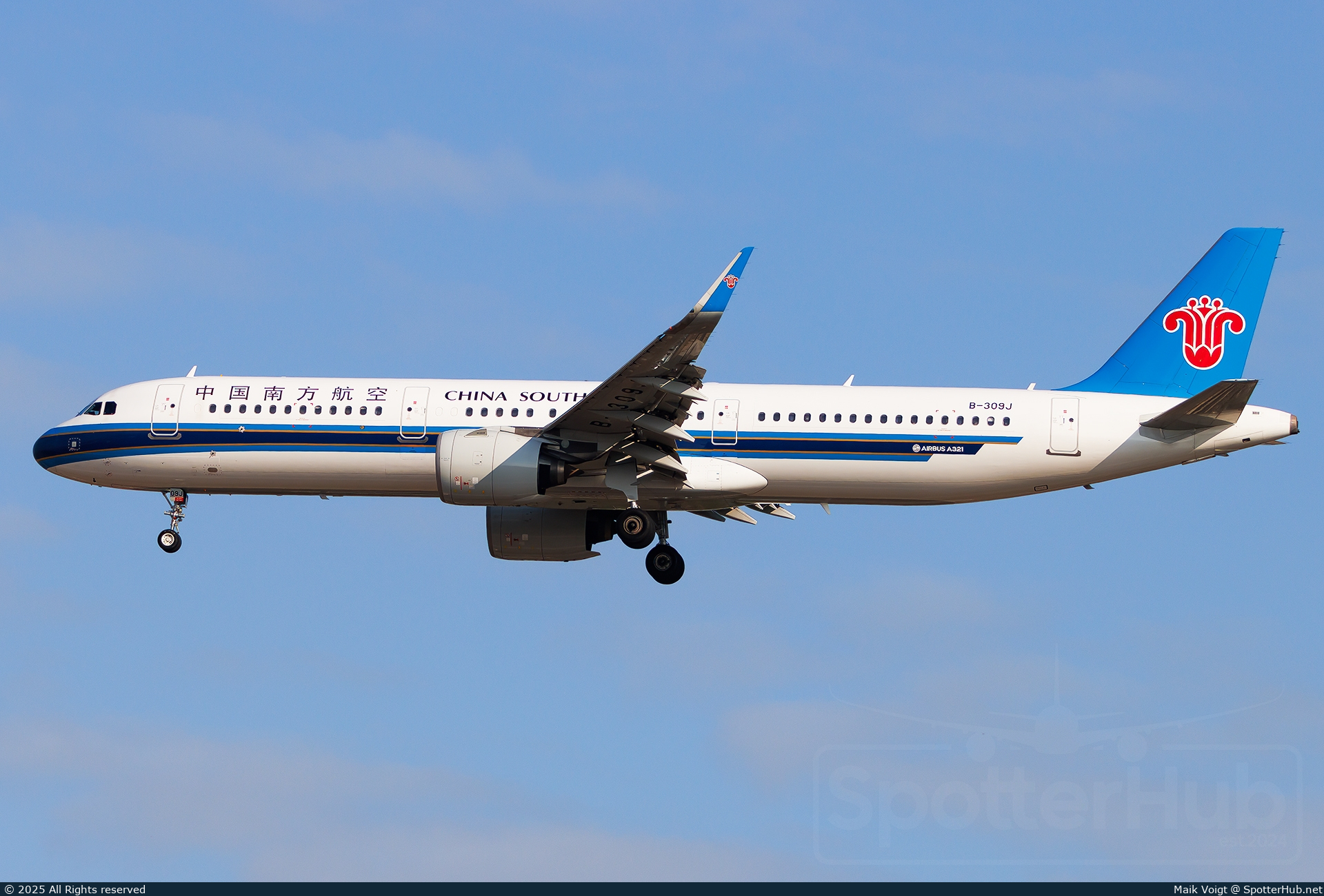 Photo of B-309J - Airbus A321-271N operated by China Southern Airlines