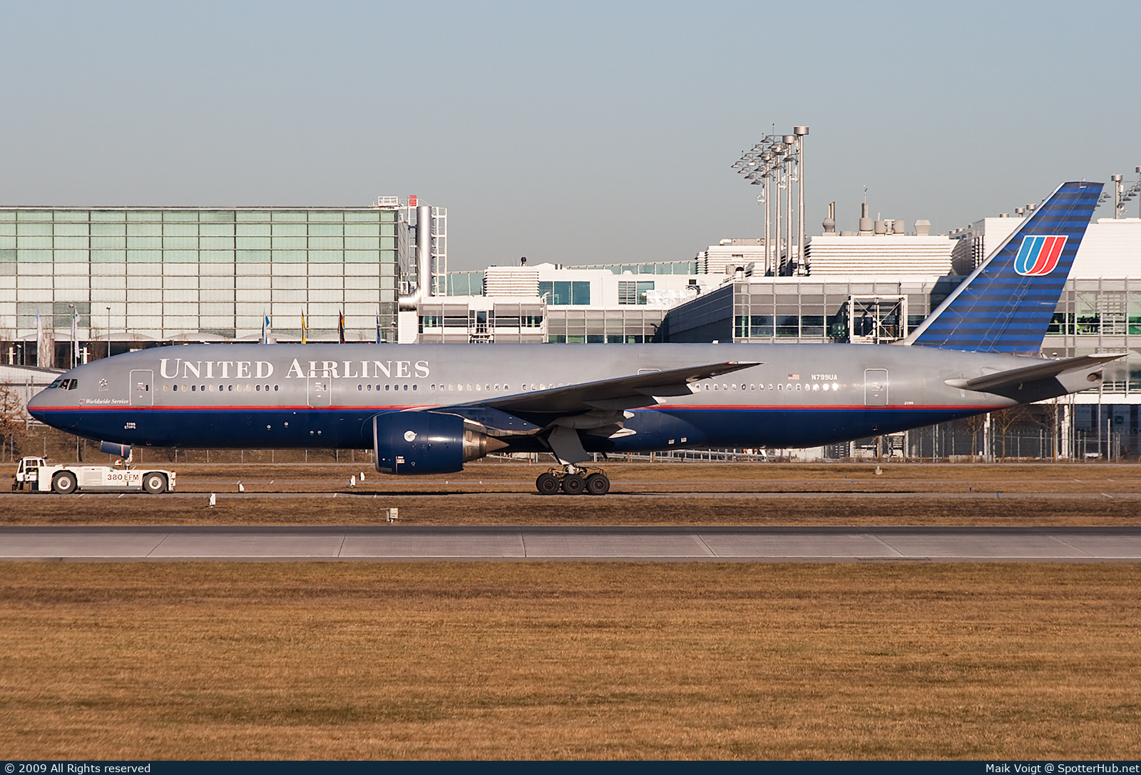 Photo of N799UA - Boeing 777-222(ER) operated by United Airlines