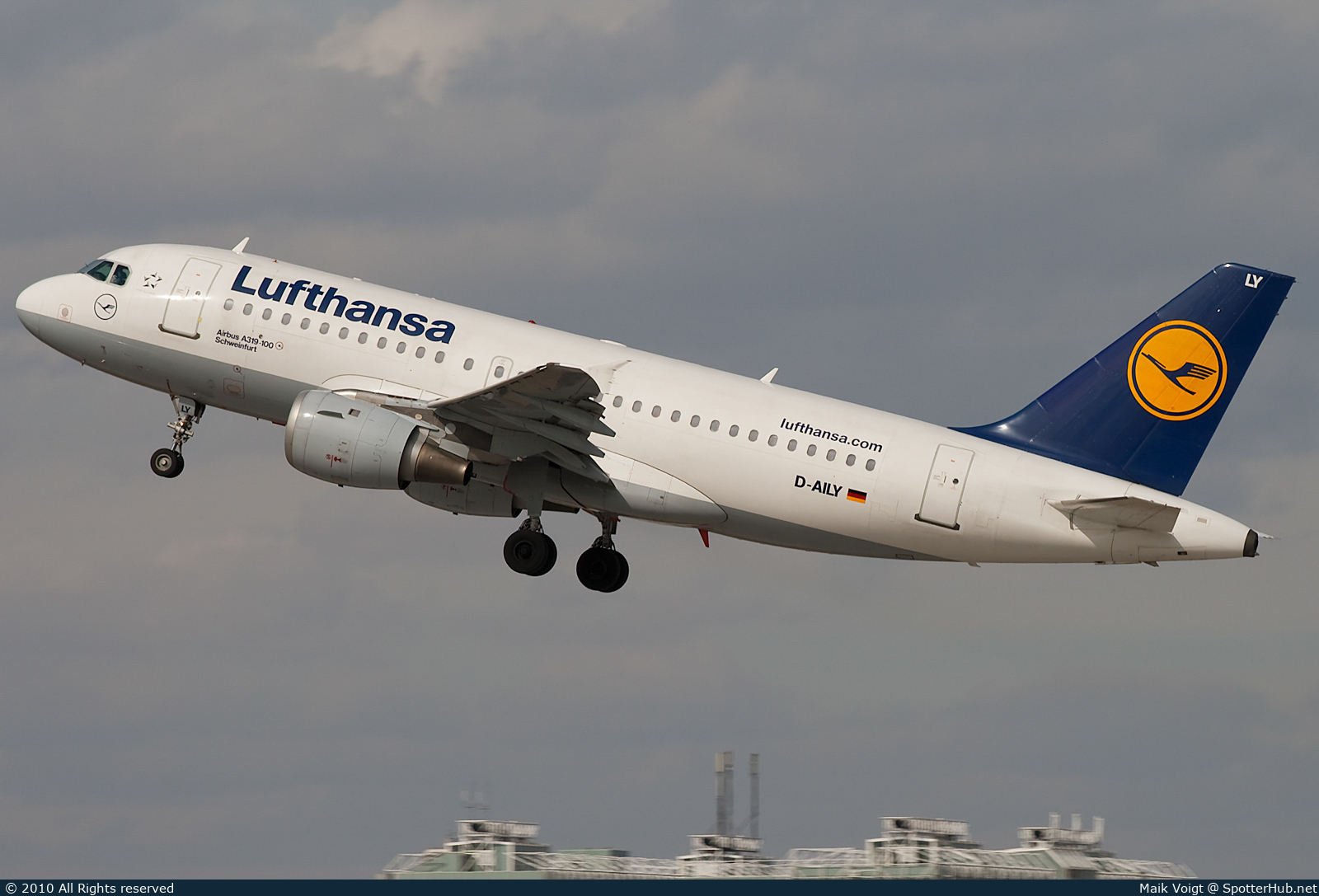 Photo of D-AILY - Airbus A319-114 operated by Lufthansa
