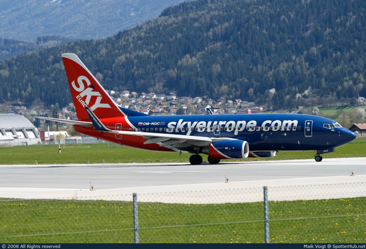 Photo of OM-NGC - Boeing 737-76N operated by SkyEurope Airlines
