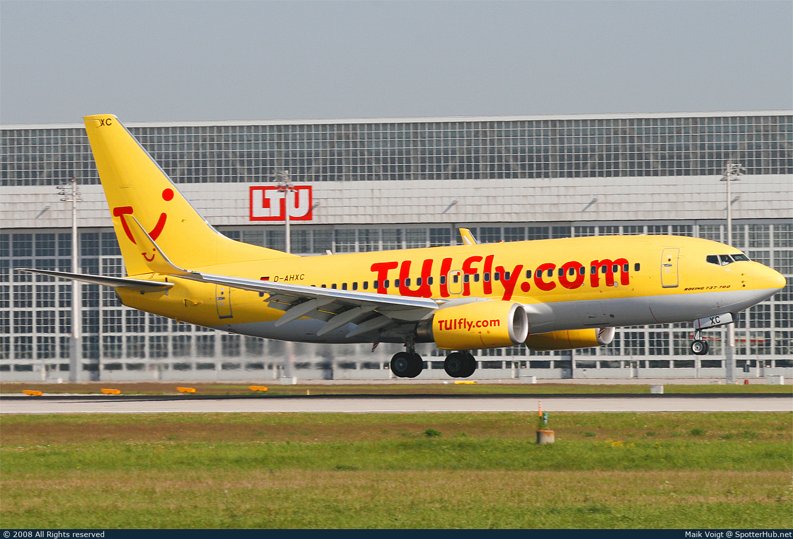 Photo of D-AHXC - Boeing 737-7K5 operated by TUIfly