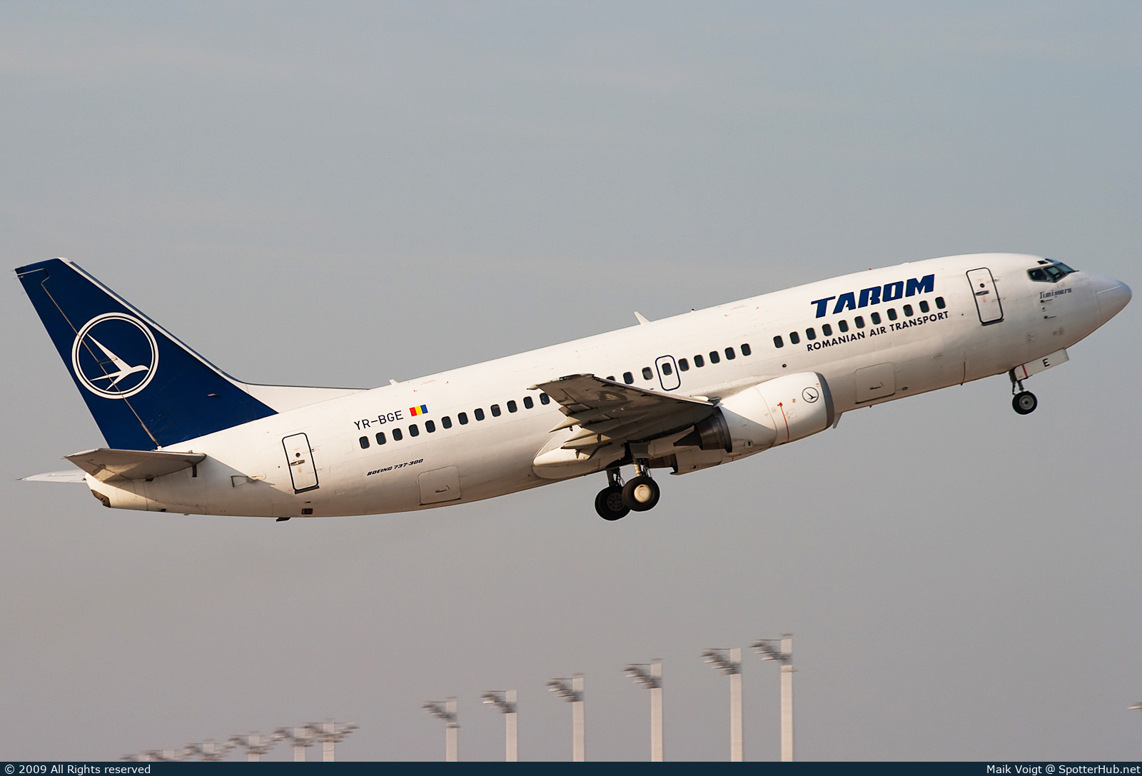 Photo of YR-BGE - Boeing 737-38J operated by Tarom - Romanian Air Transport