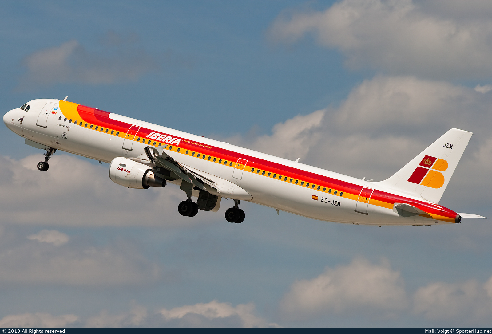 Photo of EC-JZM - Airbus A321-212 operated by Iberia