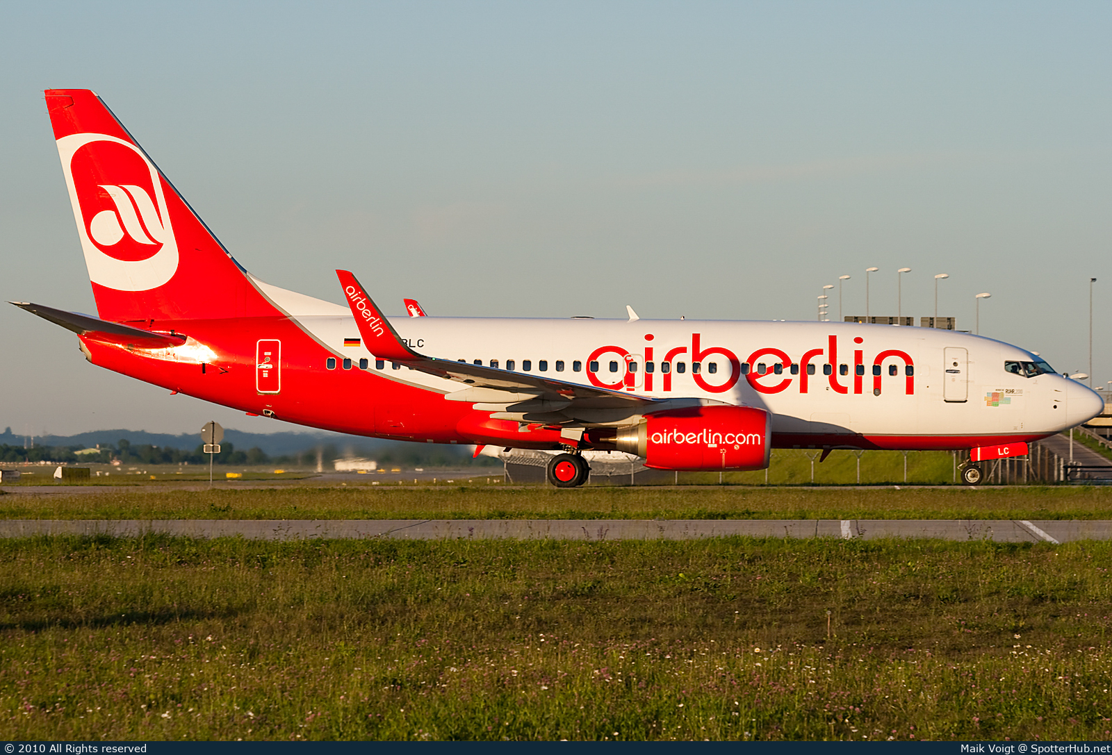 Photo of D-ABLC - Boeing 737-76J operated by Air Berlin