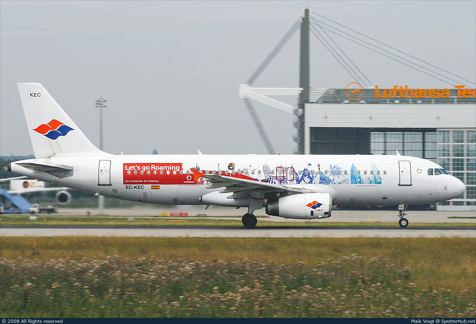 Photo of EC-KEC - Airbus A320-232 operated by Spanair