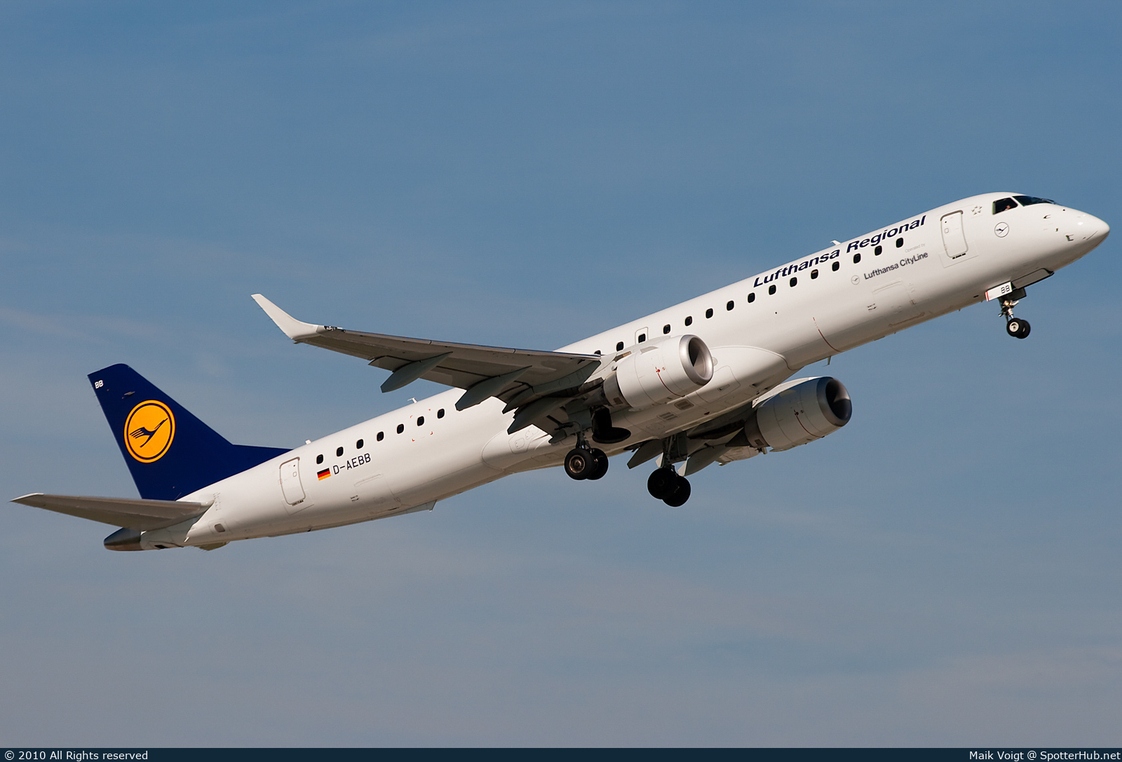Photo of D-AEBB - Embraer ERJ-195LR operated by Lufthansa CityLine