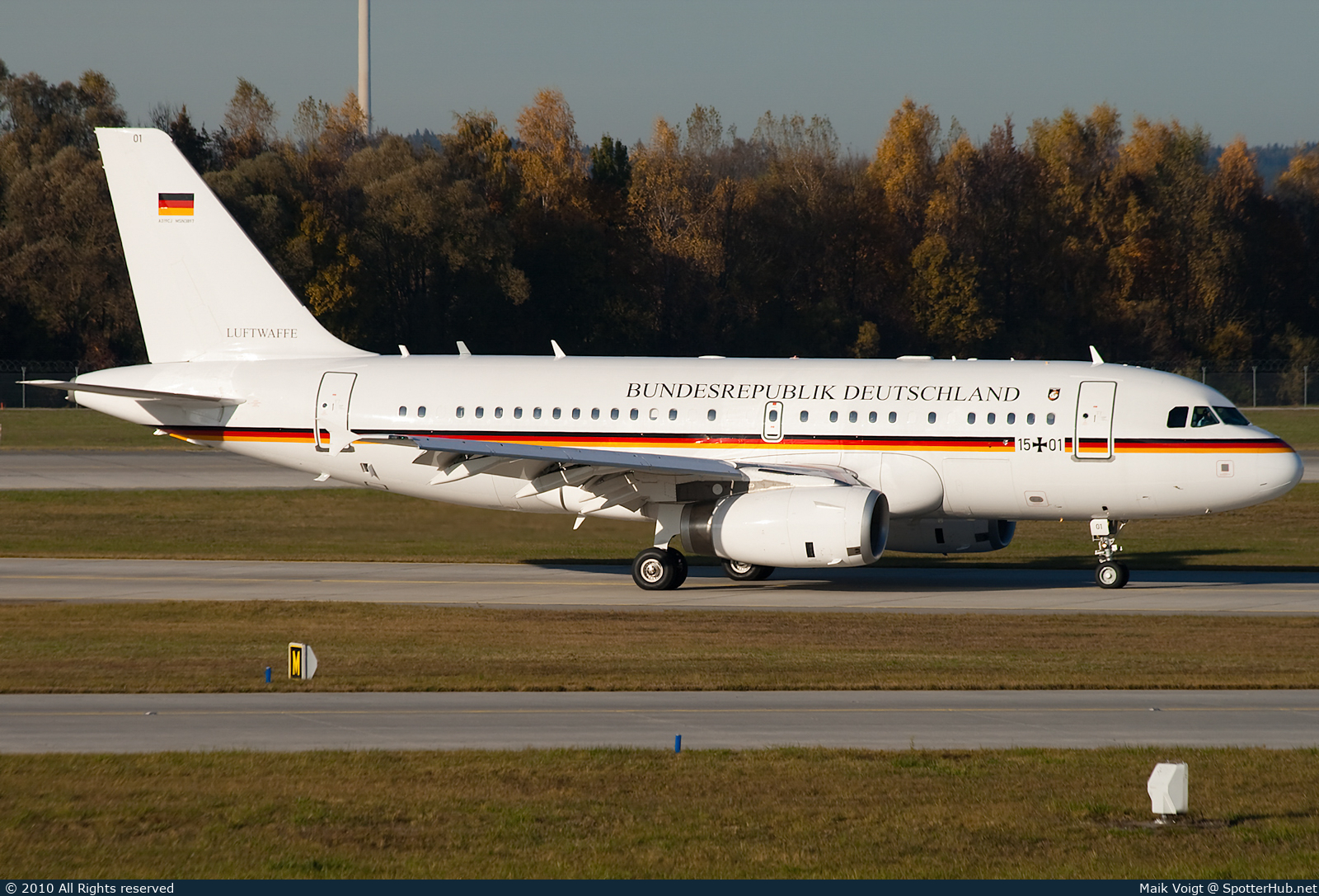 Photo of 15+01 - Airbus A319-133(CJ) operated by German Air Force