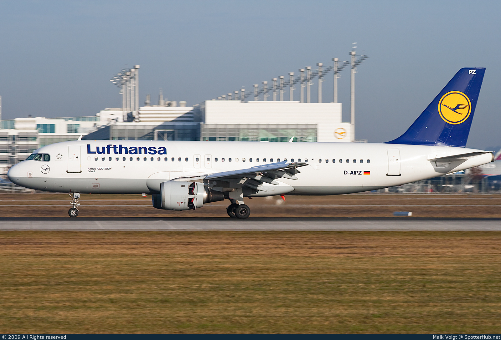 Photo of D-AIPZ - Airbus A320-211 operated by Lufthansa