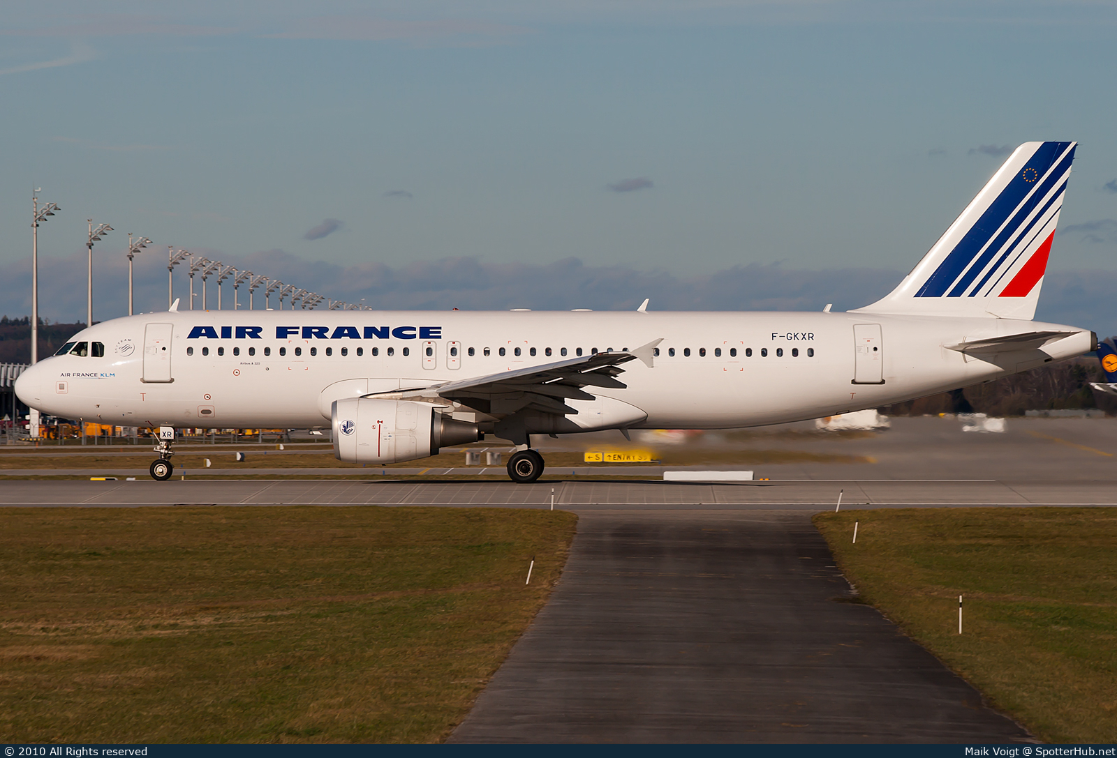 Photo of F-GKXR - Airbus A320-214 operated by Air France