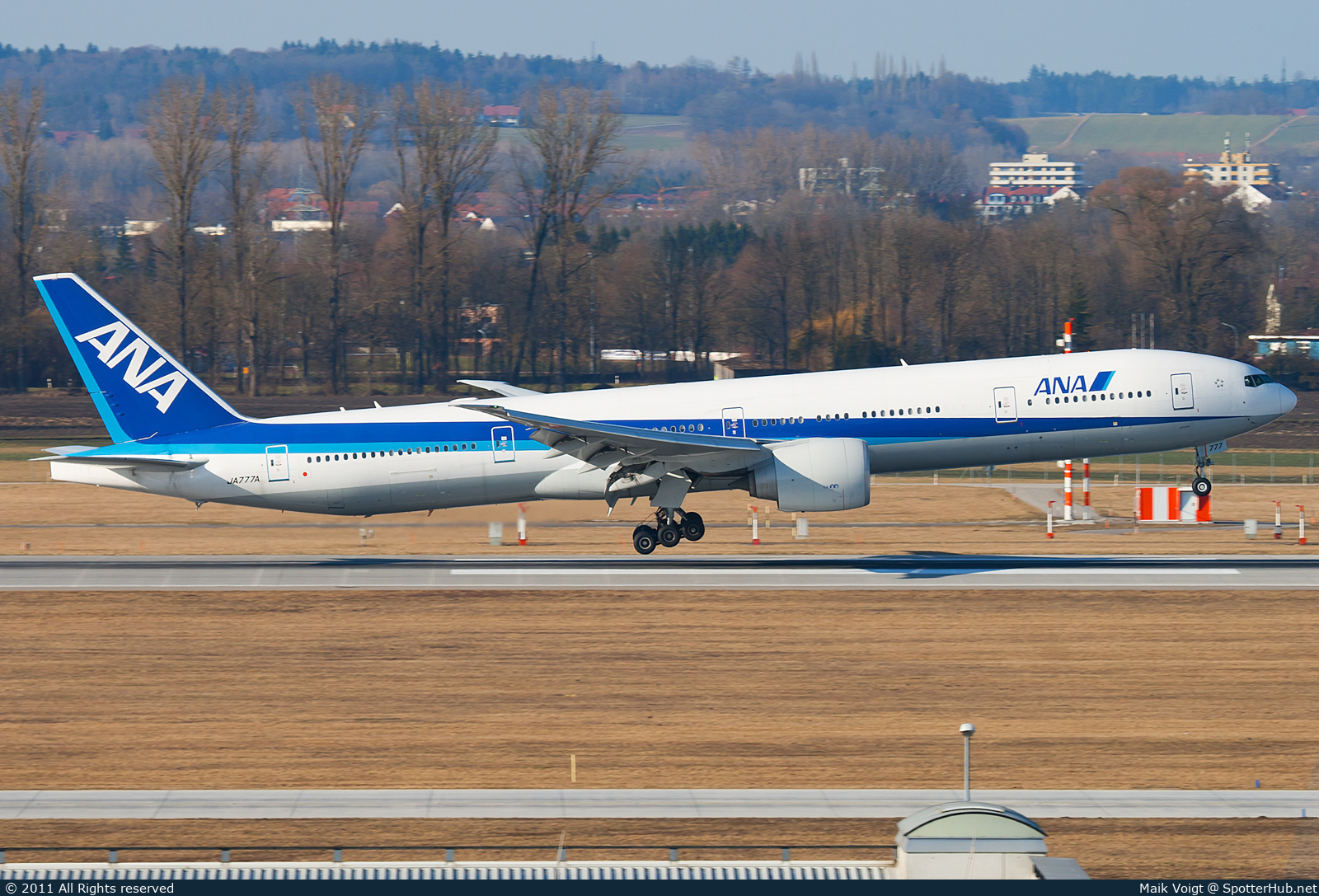 Photo of JA777A - Boeing 777-381(ER) operated by ANA All Nippon Airways